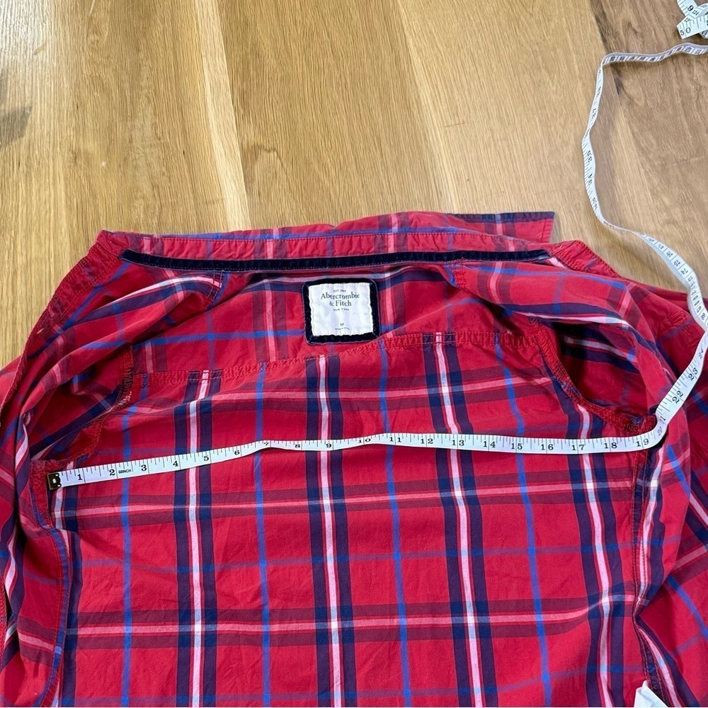 3/$20 Abercrombie & Fitch Red Plaid Button Down Shirt Women’s Medium 100% Cotton - Picture 3 of 9